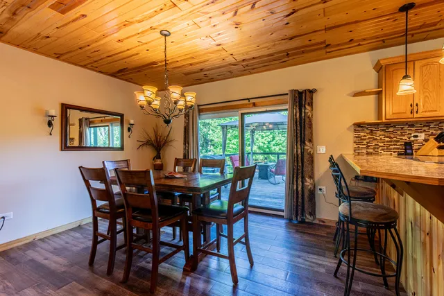 $310,000 | 79 Timberland Drive, Putnam, IL 61560