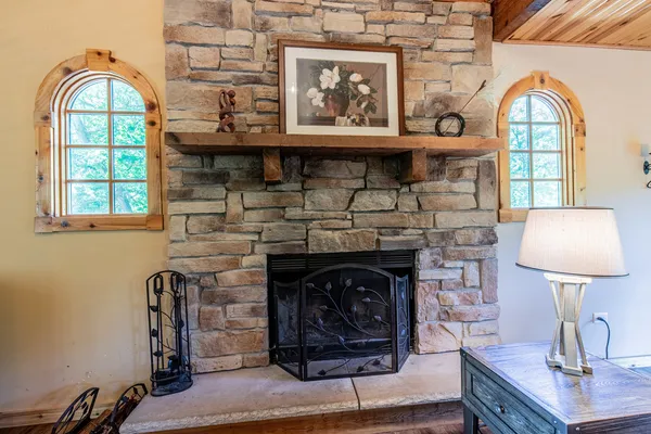 a view of a livingroom with furniture