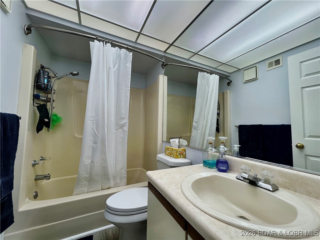 1505 Swiss Village Road, Unit A5 Osage Beach, MO 65065 - Photo 29 of 41 Primary Bathrooom
