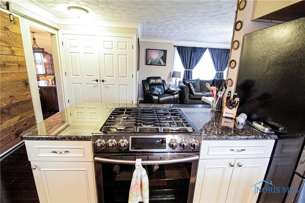 3167 Albon Road Maumee, OH 43537 - Photo 7 of 50 Gallery Image 7