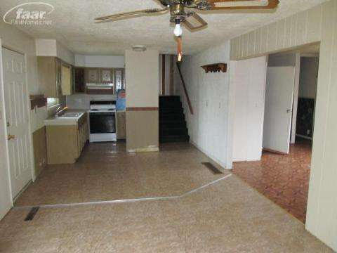 2738 Parmenter Road Corunna, MI 48817 - Photo 3 of 15 20125424-2.JPG