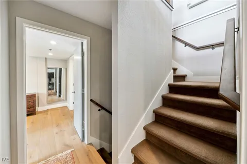 $999,999 | 400 Fairview Boulevard, Unit 113, Incline Village, NV 89451