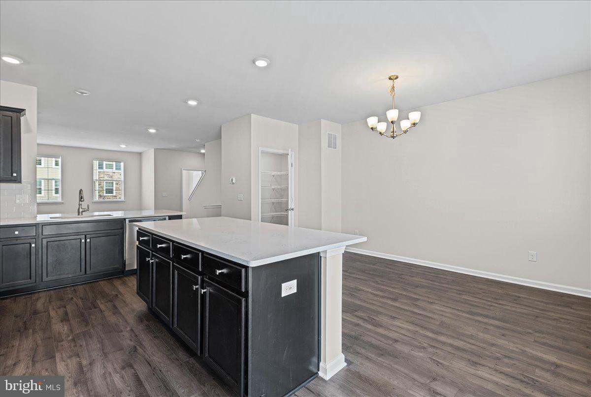 9 Venice Ln Mount Mount Laurel, NJ 08054 - Photo 7 of 29