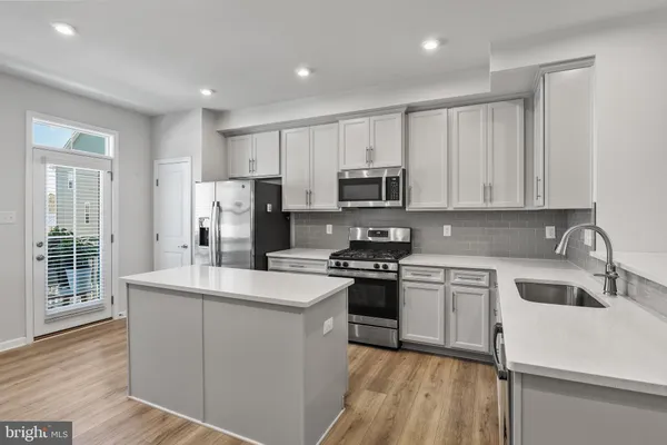 $2,900 | 24 Sidney Lane, Stratford, NJ 08084