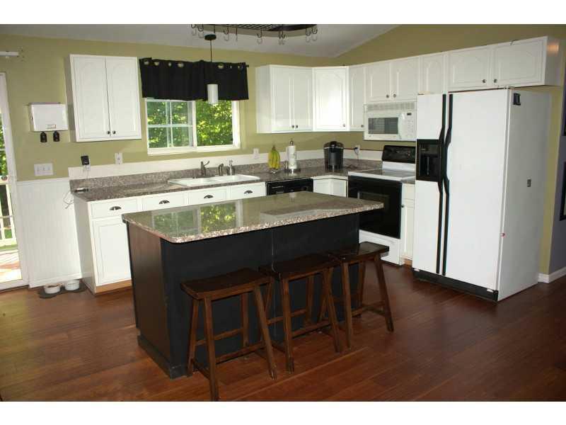 8 Smith Road Windham, ME 04062 - Photo 8 of 31 Kitchen.