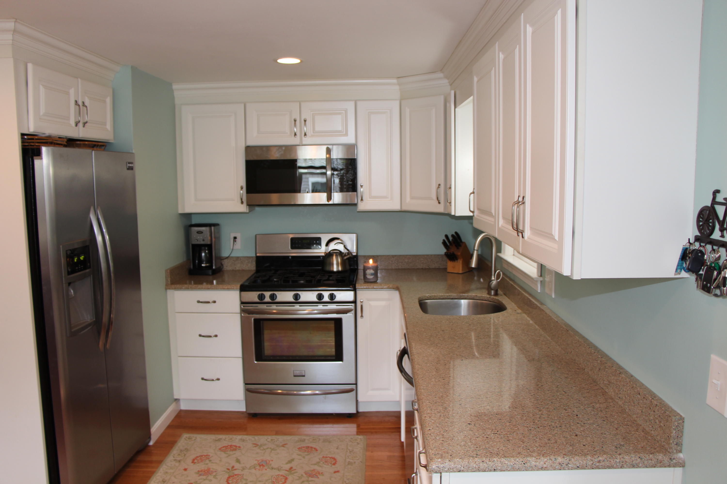 52 Thorne Road Bourne, MA 02532 - Photo 2 of 25 IMG_5090