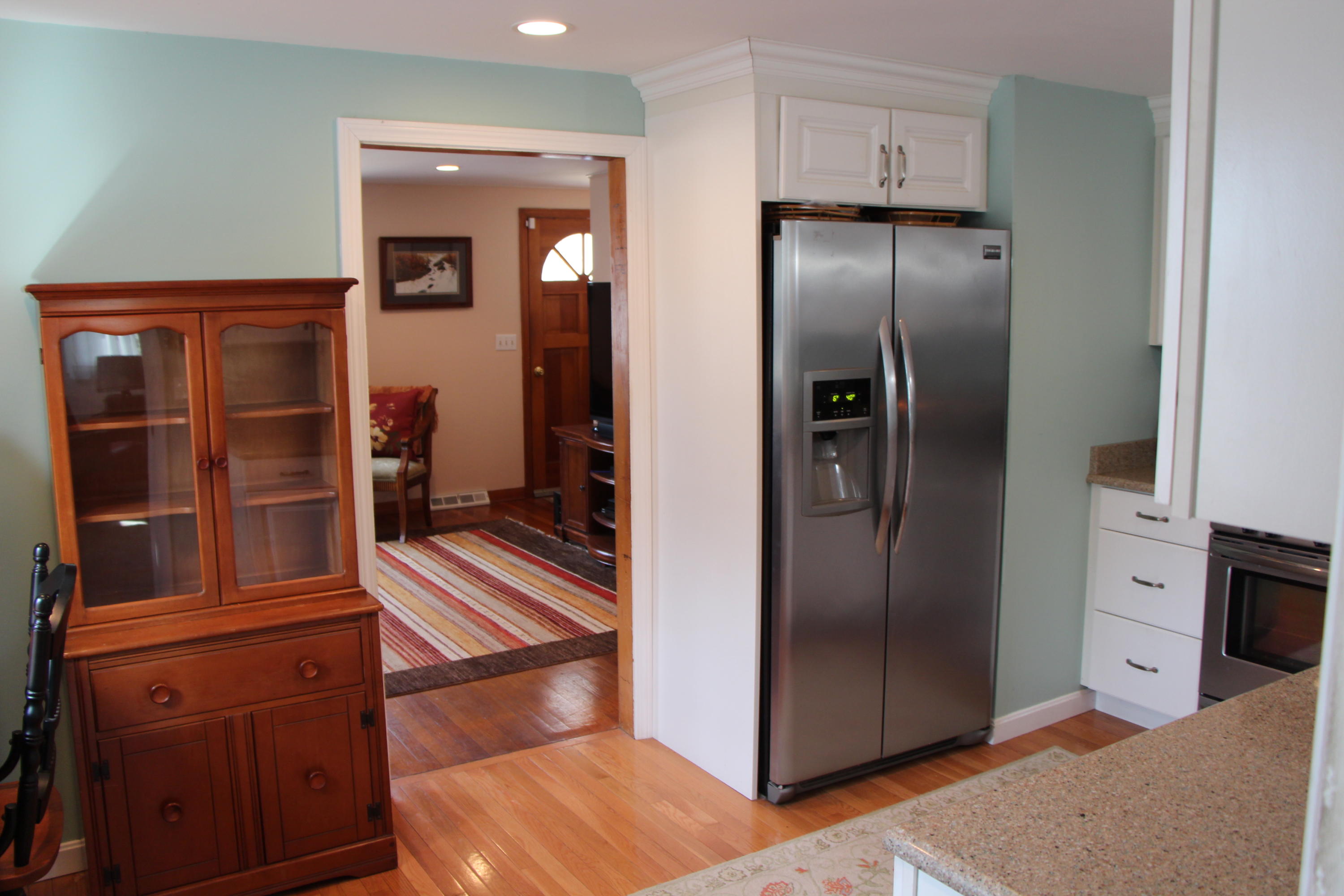 52 Thorne Road Bourne, MA 02532 - Photo 3 of 25 IMG_5089