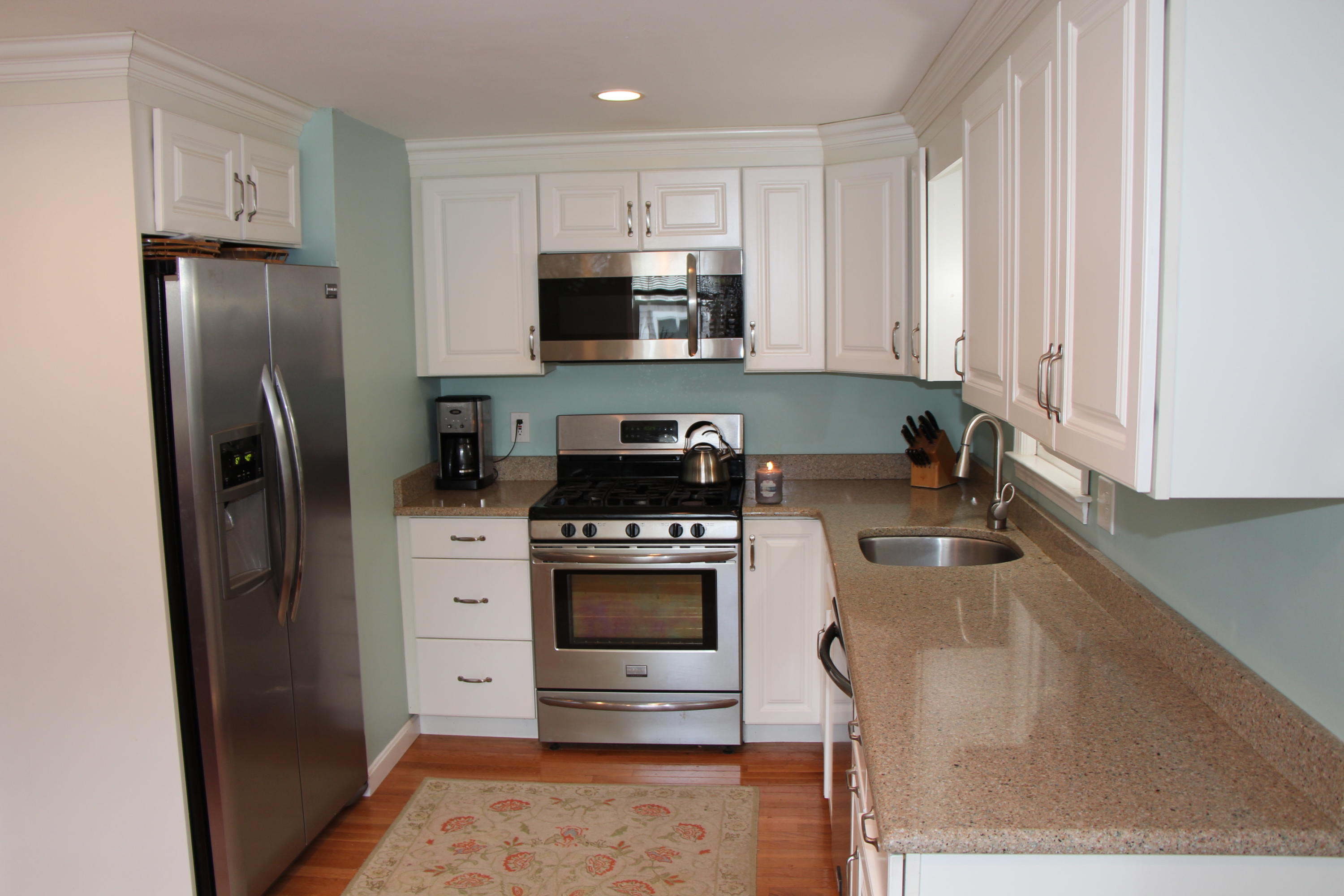 52 Thorne Road Bourne, MA 02532 - Photo 4 of 25 IMG_5091