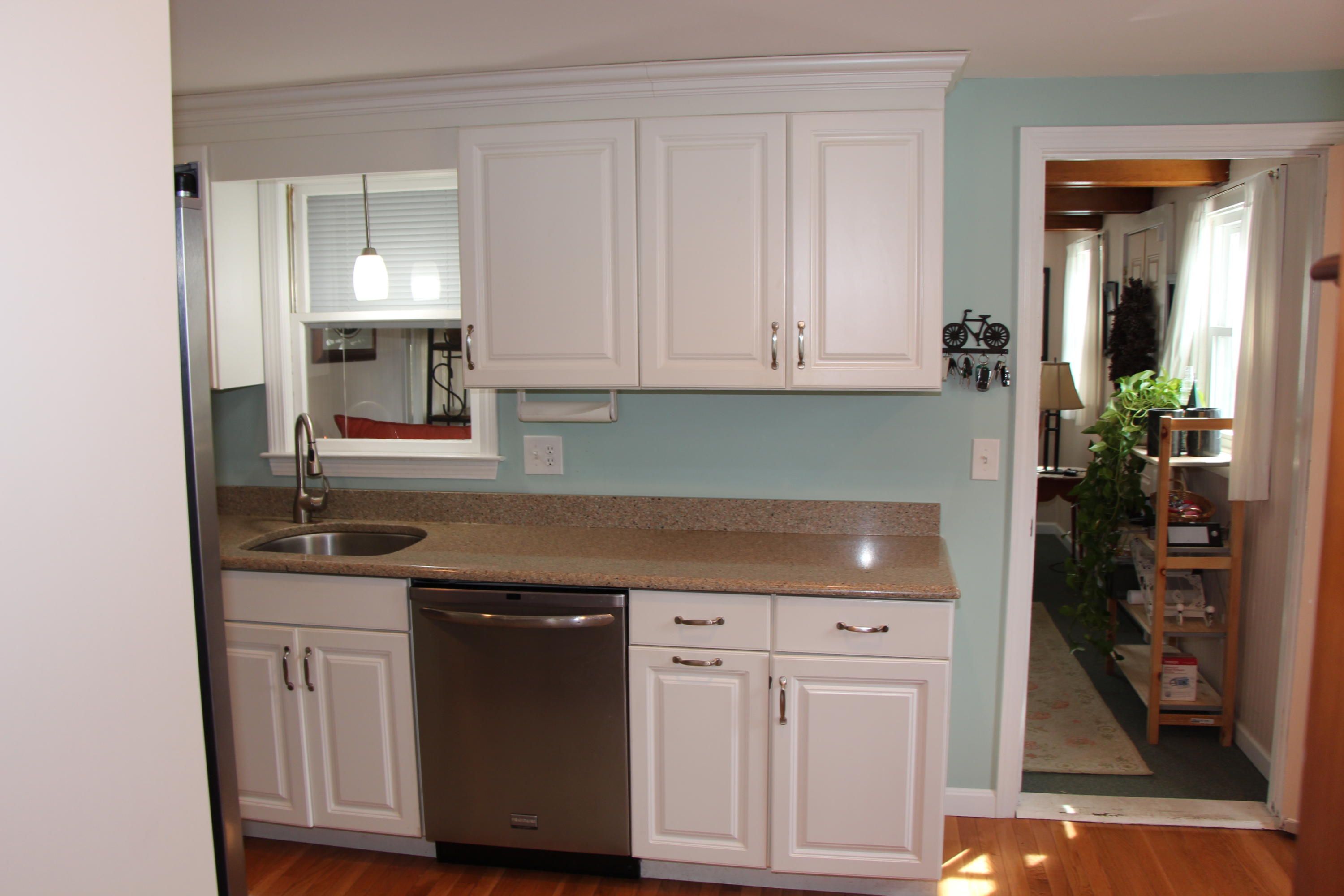 52 Thorne Road Bourne, MA 02532 - Photo 5 of 25 IMG_5093