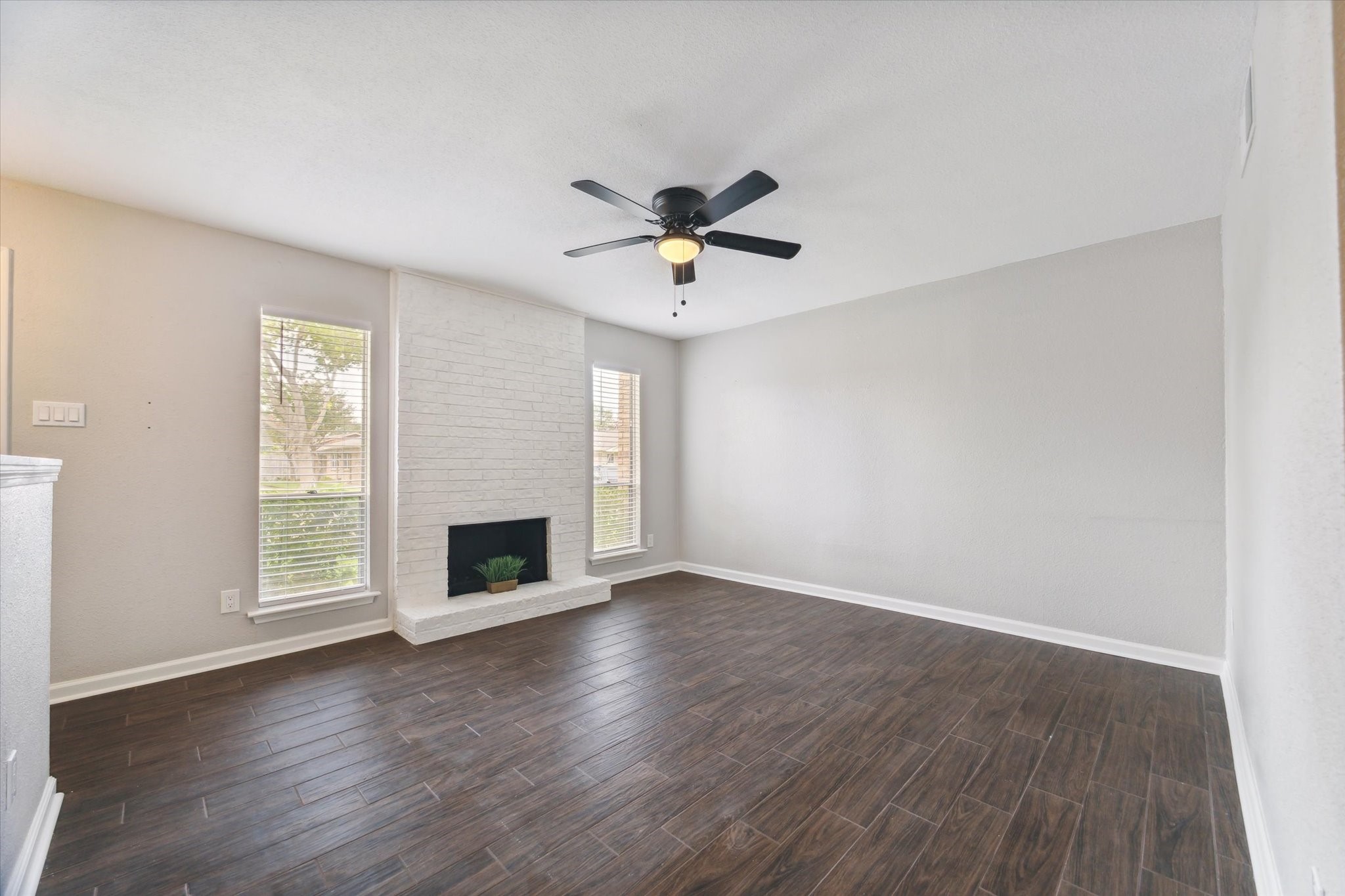 1428 Silverpines Road, Unit 428 Houston, TX 77062 - Photo 5 of 19 Another view of the living room.