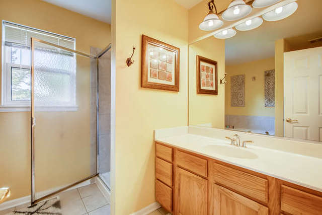 2075 Colonial Street Aurora, IL 60503 - Photo 12 of 22