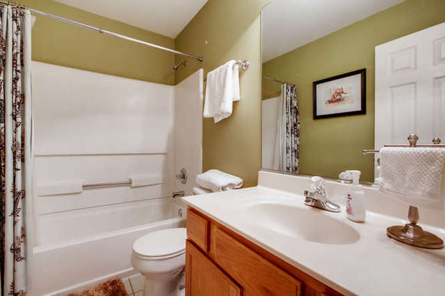 2075 Colonial Street Aurora, IL 60503 - Photo 16 of 22