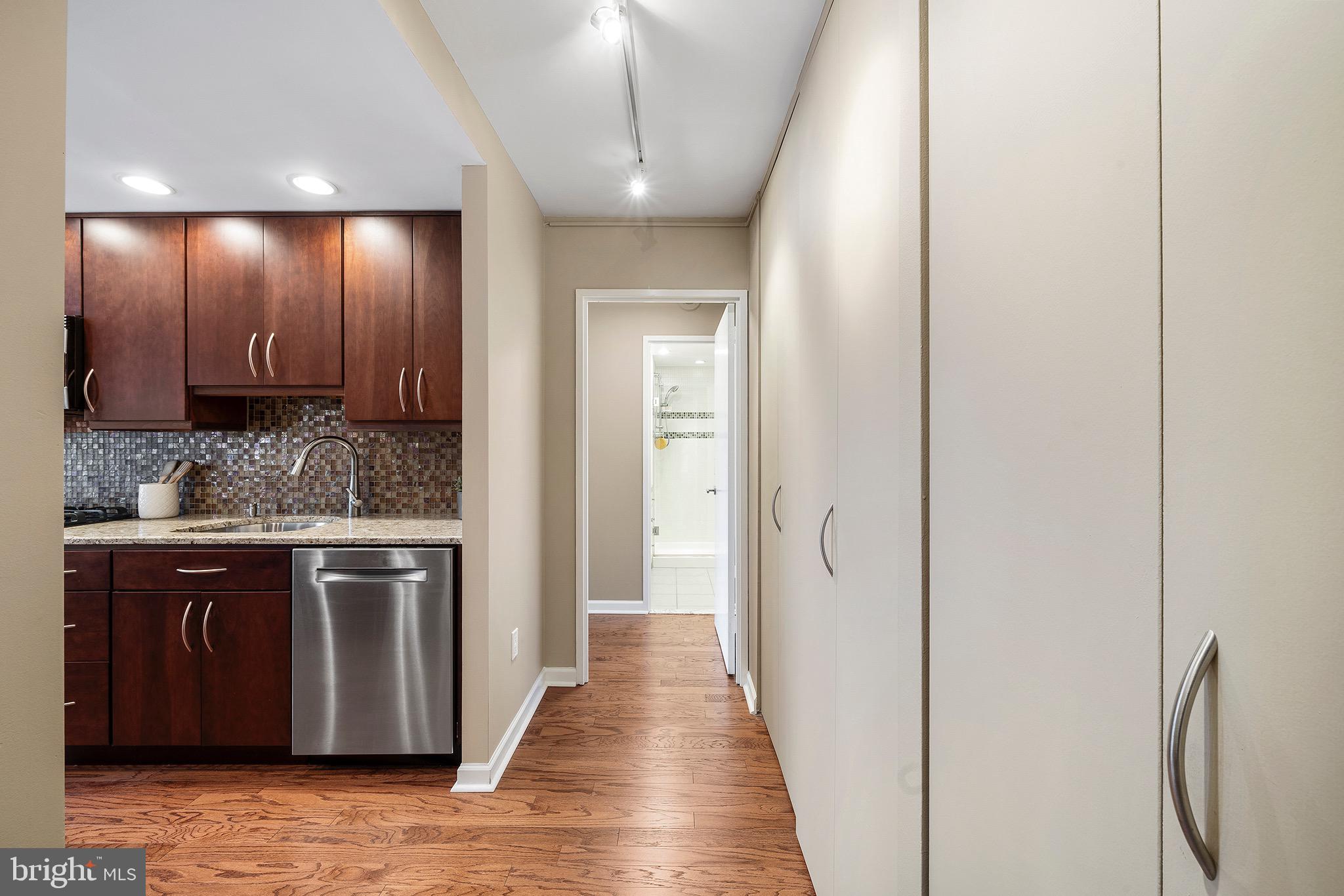 1326 Spruce Street, Unit 1101 Philadelphia, PA 19107 - Photo 16 of 30