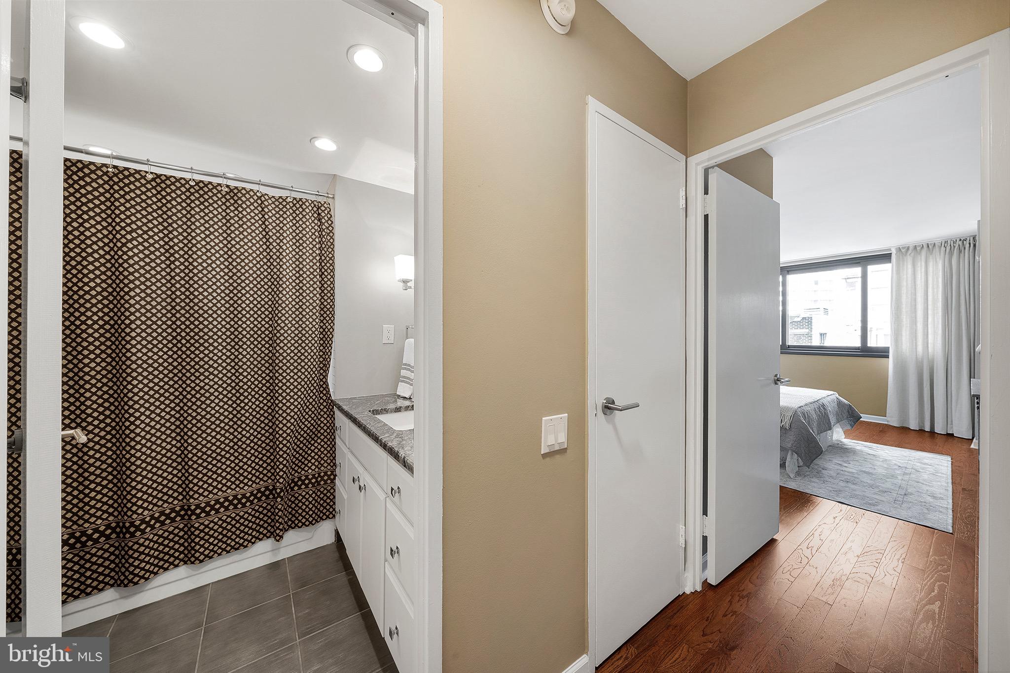1326 Spruce Street, Unit 1101 Philadelphia, PA 19107 - Photo 25 of 30
