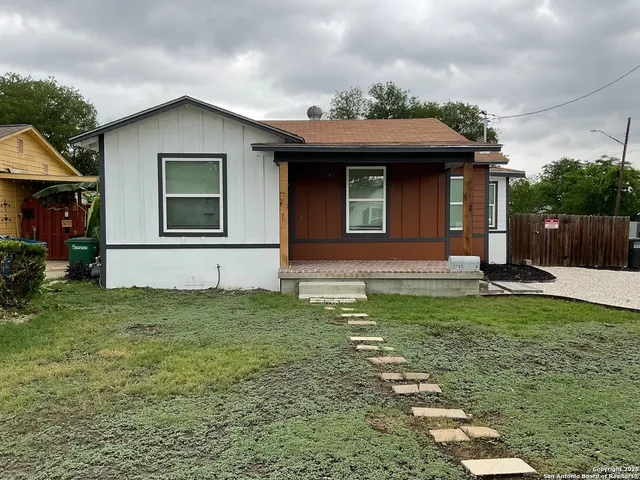 $1,800 | 2703 Menchaca Street, Unit A, San Antonio, TX 78228