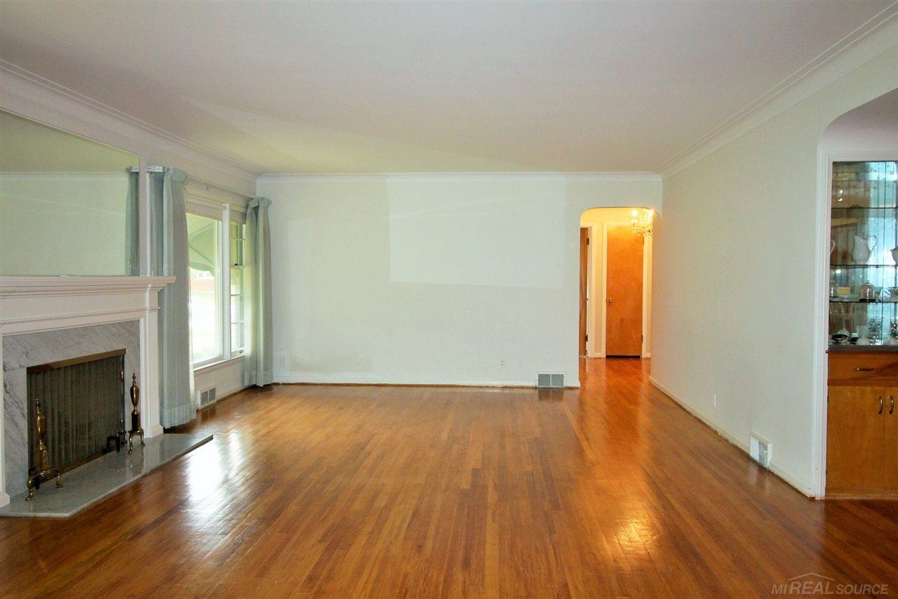 954 South Renaud Road Grosse Pointe Woods, MI 48236 - Photo 6 of 46