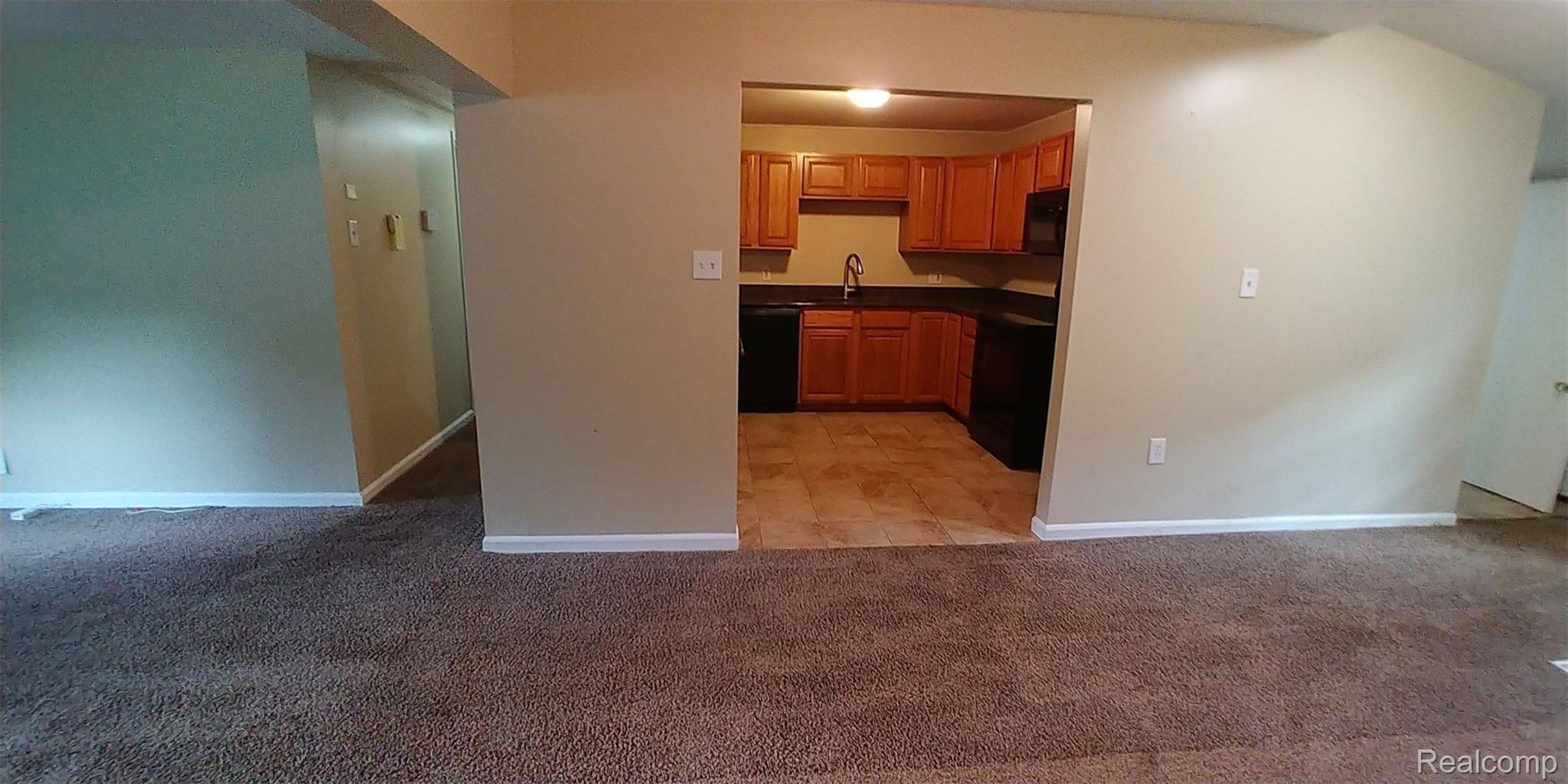 10526 Skeman Road Brighton, MI 48114 - Photo 22 of 35 Kitchen Dining Room.jpg