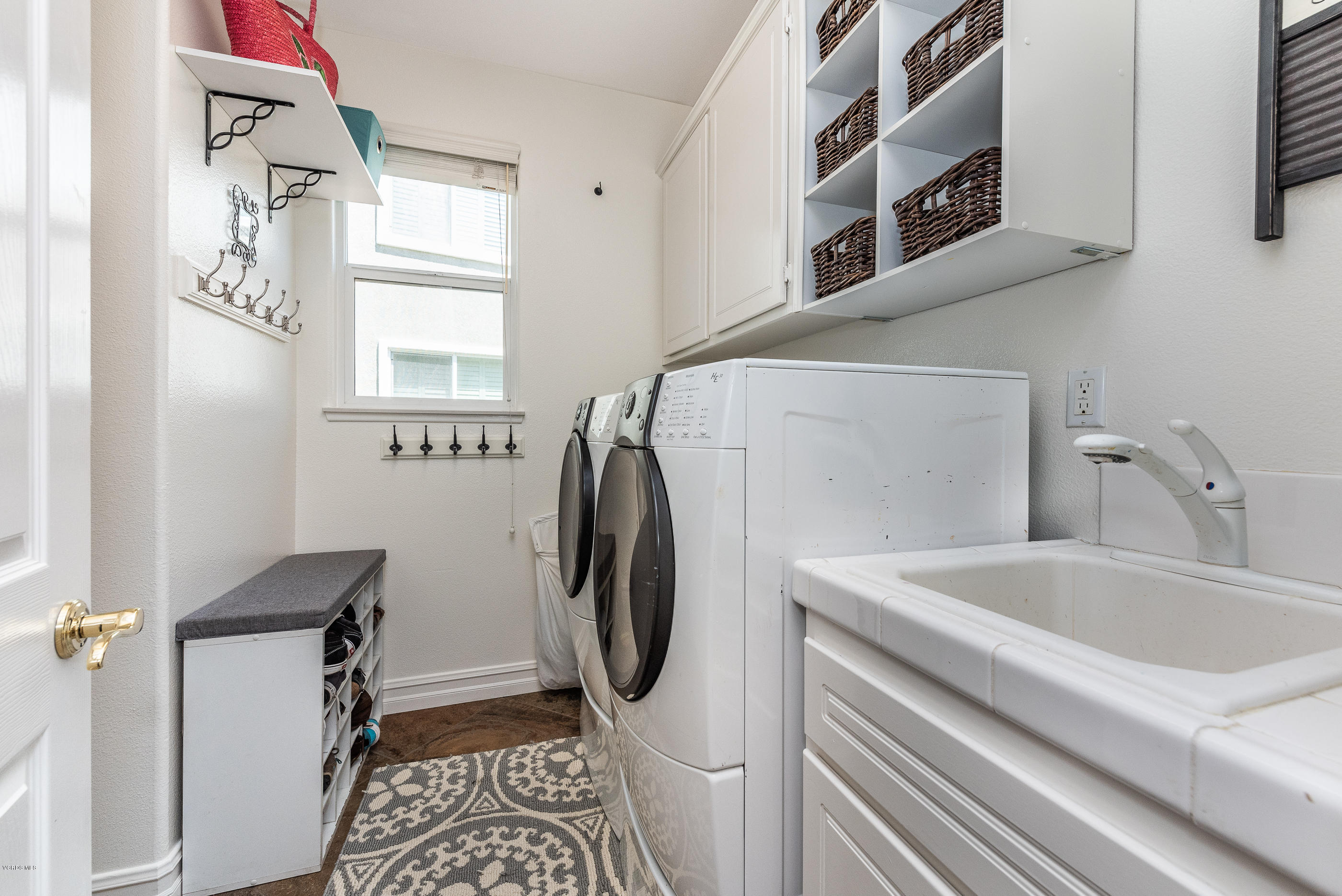 1469 Hidden Ranch Drive Simi Valley, CA 93063 - Photo 26 of 49 a utility room with dryer and washer