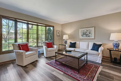 $999,000 | 5631 South Elm Street, Hinsdale, IL 60521