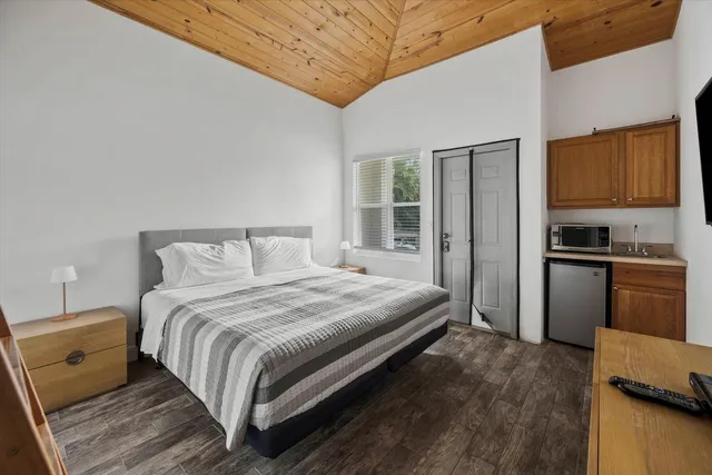 $220,000 | 2439 Appaloosa Trail, Wellington, FL 33414