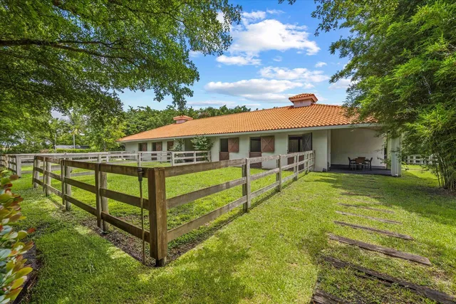 $220,000 | 2439 Appaloosa Trail, Wellington, FL 33414