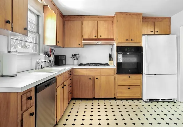 $649,000 | 40 Central Avenue, Hull, MA 02045