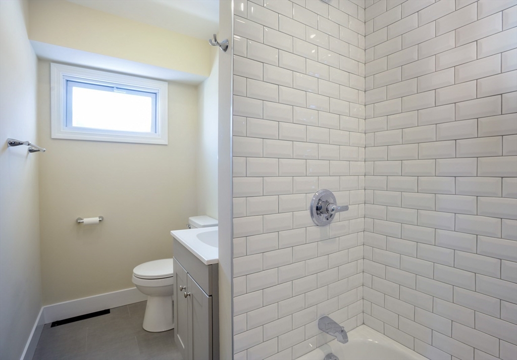 40 Central Avenue Hull, MA 02045 - Photo 16 of 24