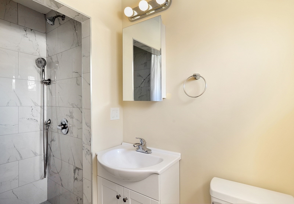 40 Central Avenue Hull, MA 02045 - Photo 17 of 24