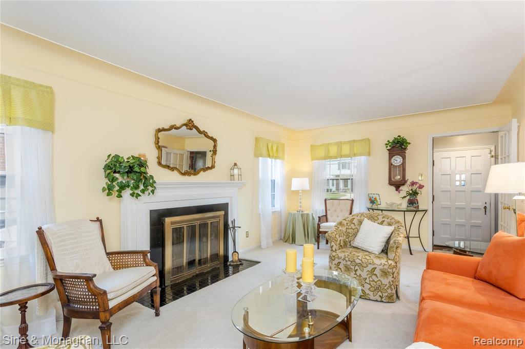 415 Maison Road Grosse Pointe Farms, MI 48236 - Photo 5 of 50