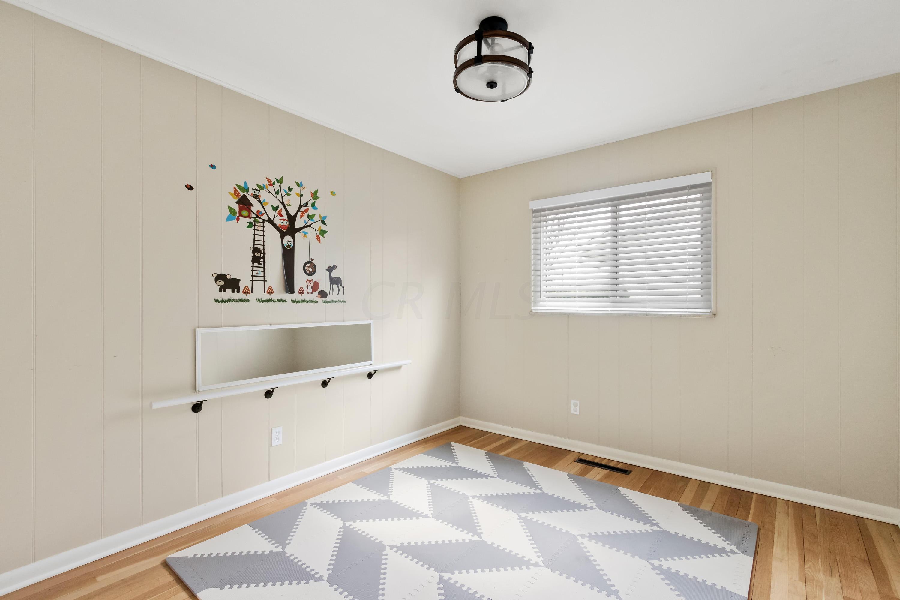 3082 Bembridge Road Columbus, OH 43221 - Photo 24 of 31 Gallery Image 24