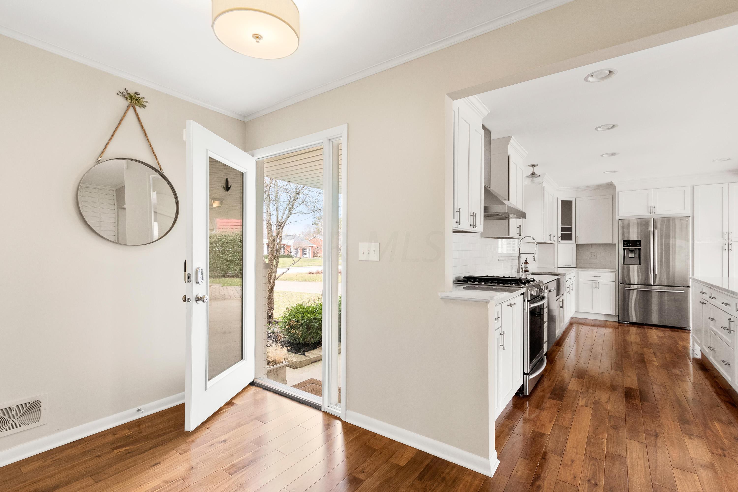 3082 Bembridge Road Columbus, OH 43221 - Photo 5 of 31 Gallery Image 5