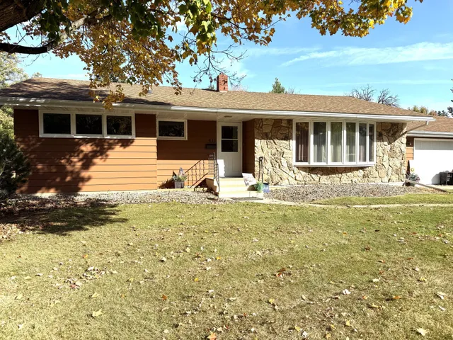 $215,000 | 411 8th Street Northeast, Fosston, MN 56542