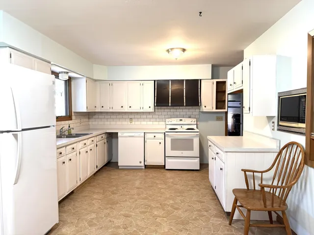 $215,000 | 411 8th Street Northeast, Fosston, MN 56542