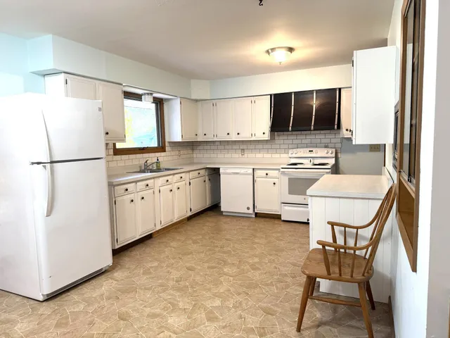 $215,000 | 411 8th Street Northeast, Fosston, MN 56542