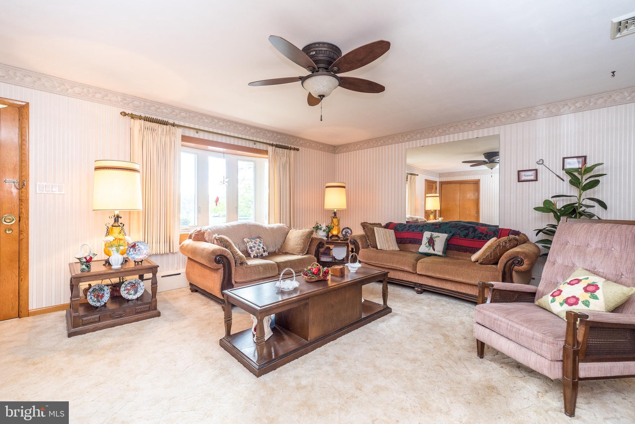 29 West Creamery Road Quakertown, PA 18951 - Photo 6 of 56 Spacious sunfilled living room