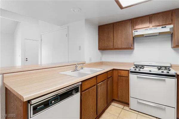 $119,900 | 3740 Desert Marina Drive, Unit 2, Laughlin, NV 89029