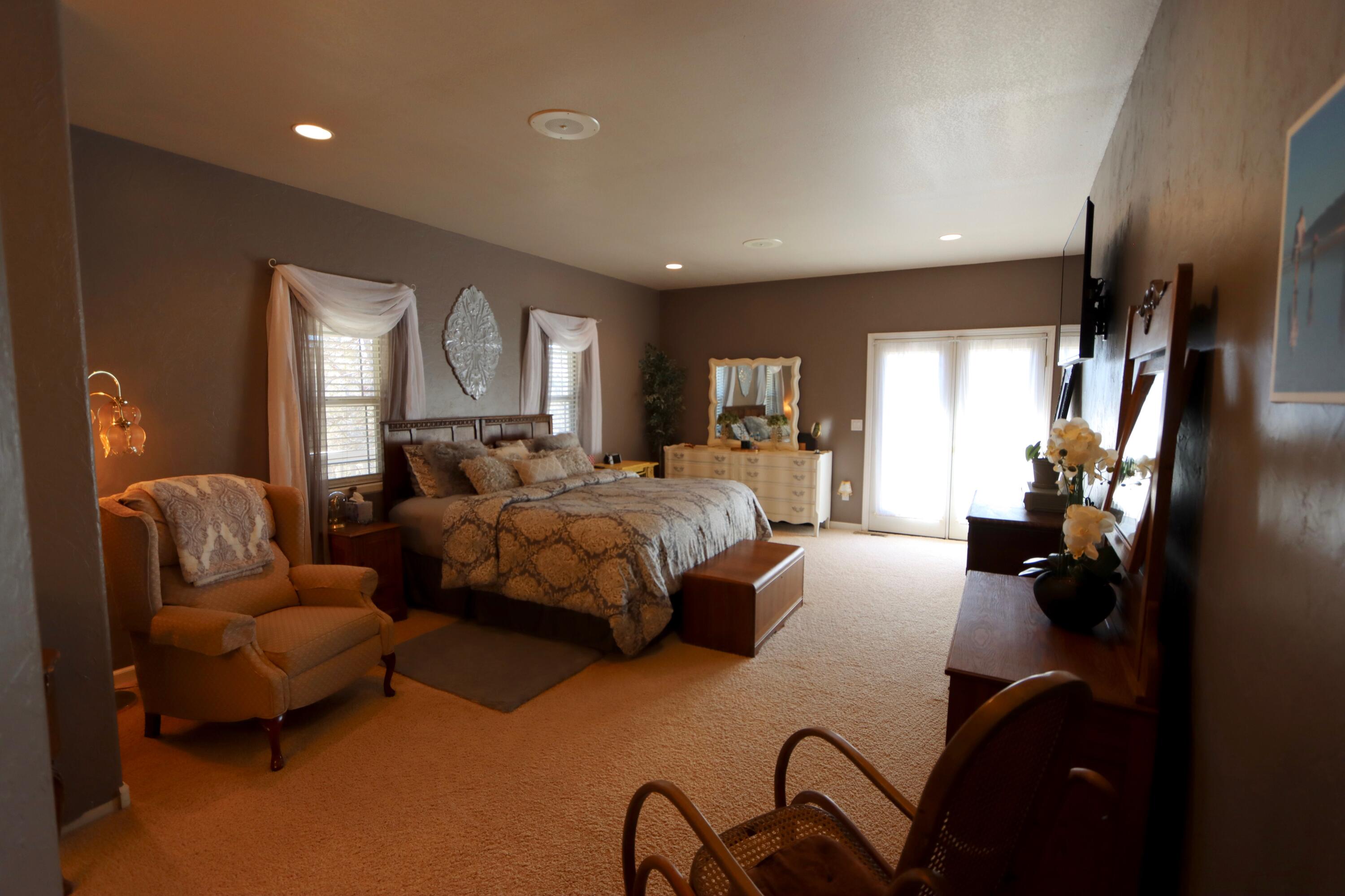 10914 Kestrel Road Klamath Falls, OR 97601 - Photo 38 of 62 IMG_1361