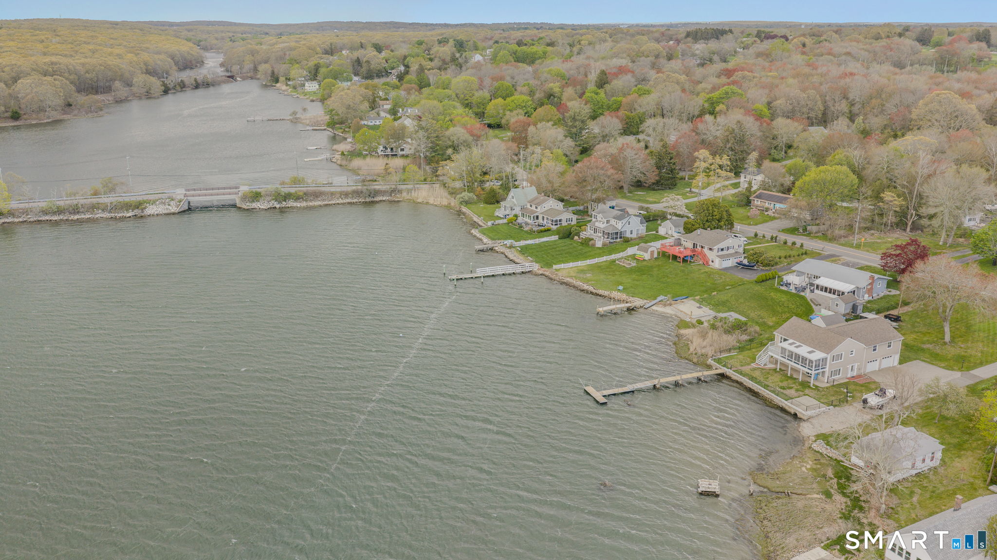224 Shore Road Waterford, CT 06385 - Photo 32 of 40
