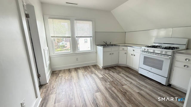 84 Alcove Street, Unit 3 Meriden, CT 06451 - Photo 11 of 21