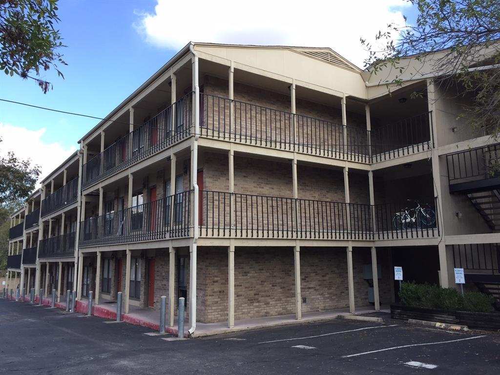 3000 Guadalupe Street, Unit 106 Austin, TX 78705 - Photo 1 of 9 a view of a large building