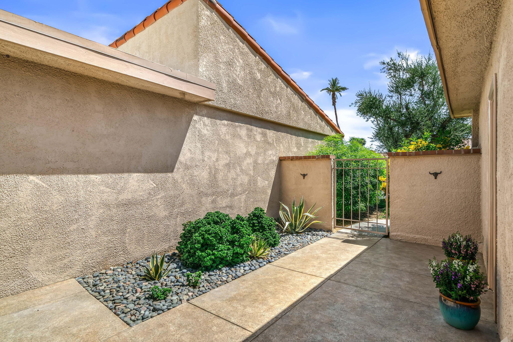 75 Majorca Drive Rancho Mirage, CA 92270 - Photo 4 of 40 7-web-or-mls-IMG-7