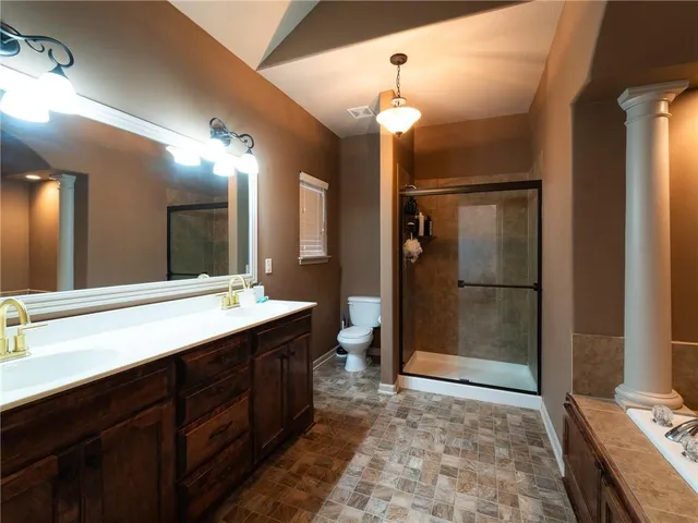 $368,800 | 1112 Carlisle Drive, Raymore, MO 64083