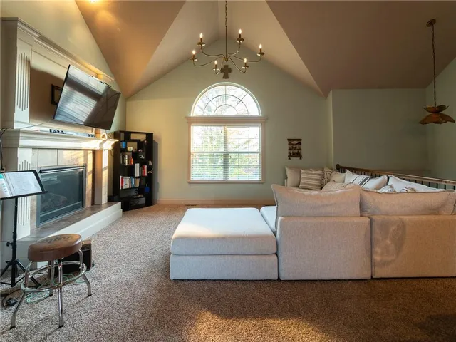 $368,800 | 1112 Carlisle Drive, Raymore, MO 64083