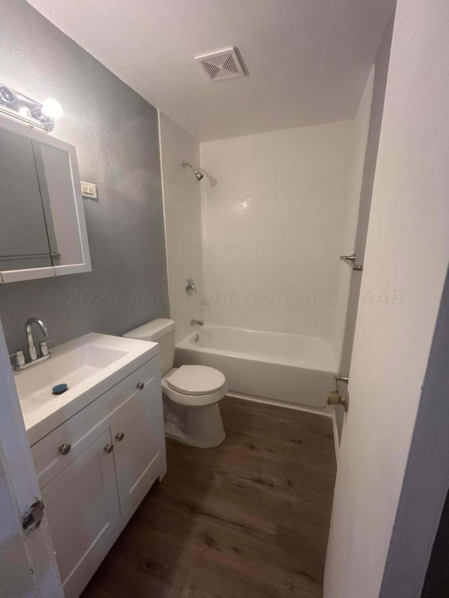 4617 South Lipscomb Street Amarillo, TX 79110 - Photo 14 of 19 bathroom 1