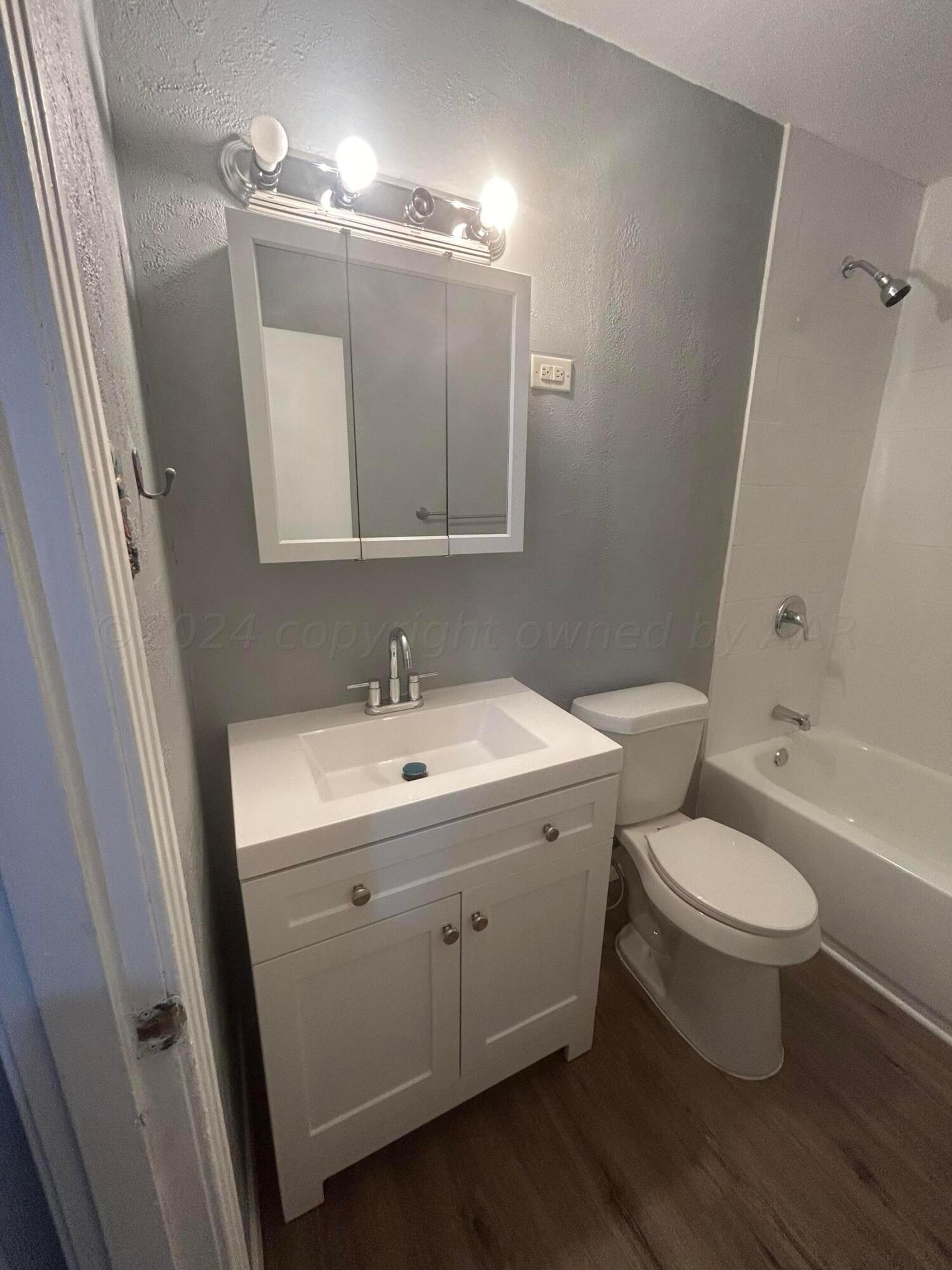 4617 South Lipscomb Street Amarillo, TX 79110 - Photo 15 of 19 bathroom 2