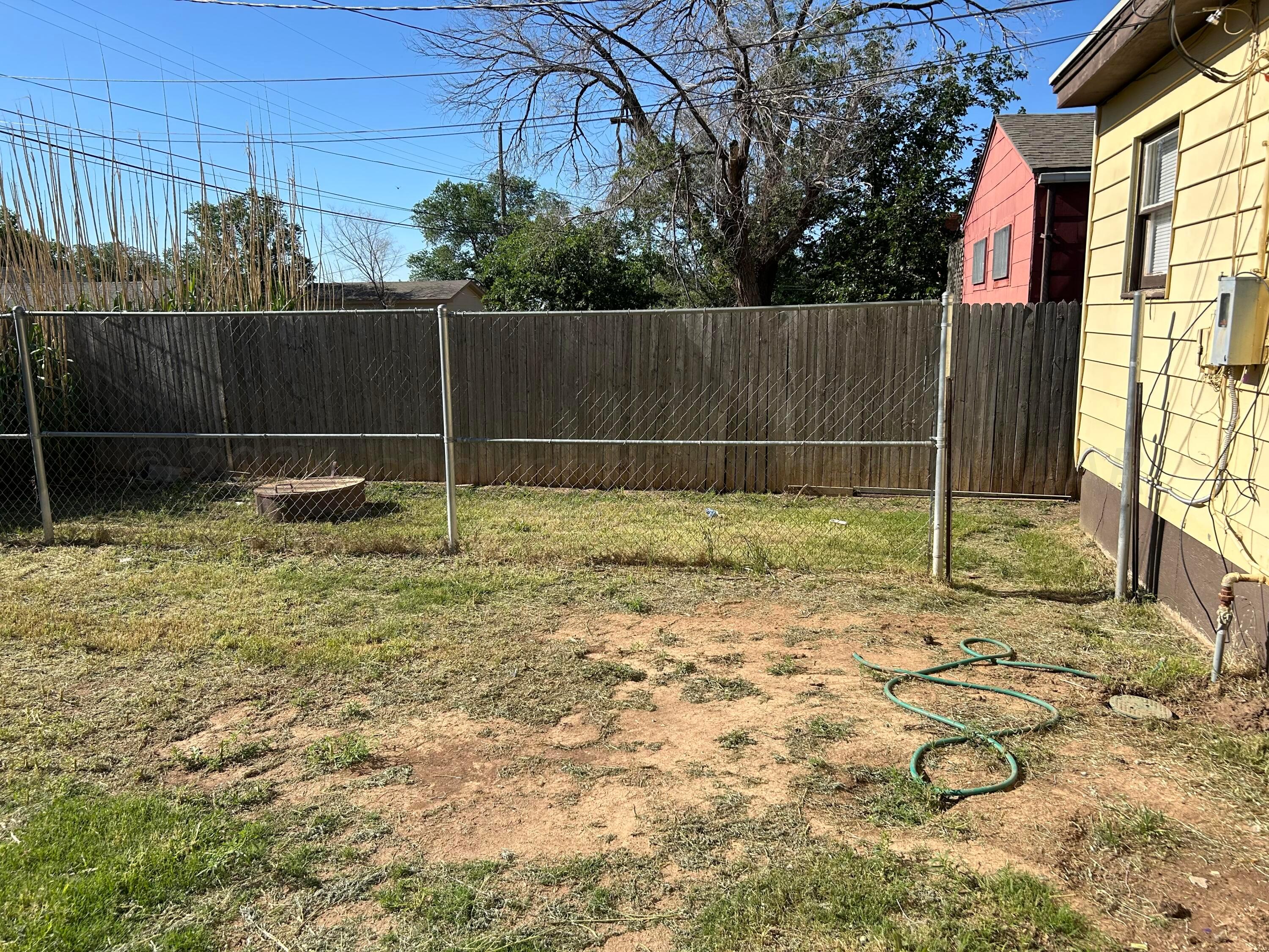 4617 South Lipscomb Street Amarillo, TX 79110 - Photo 16 of 19 backyard