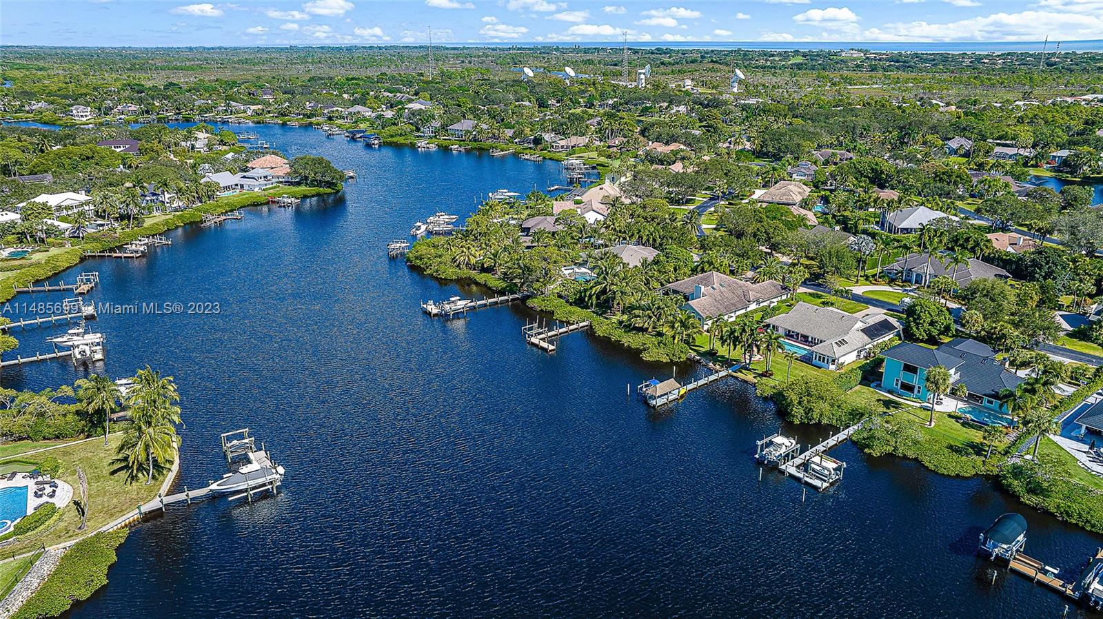 18781 Southeast River Ridge Road Jupiter, FL 33469 - Photo 17 of 37 Gallery Image 17