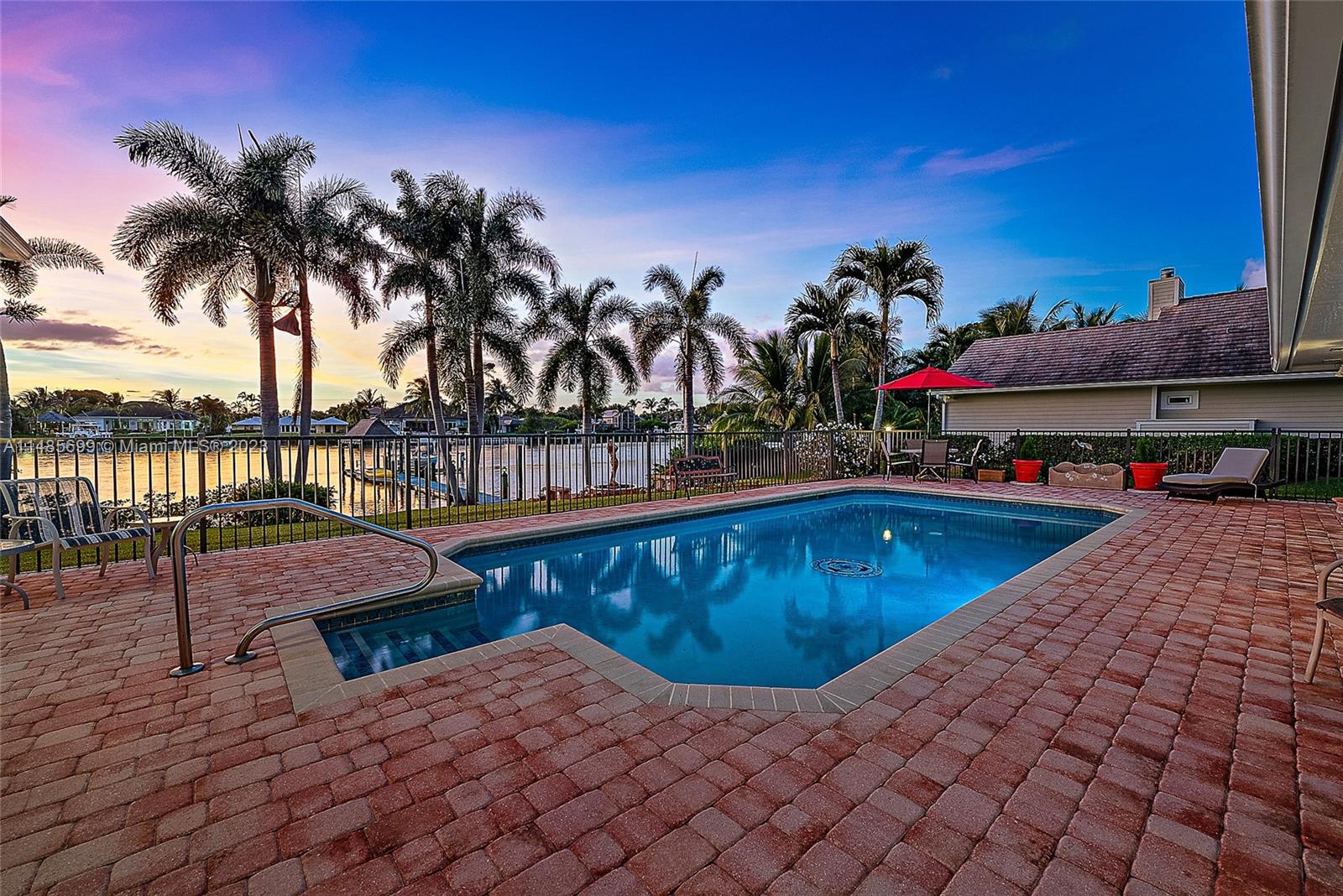 18781 Southeast River Ridge Road Jupiter, FL 33469 - Photo 8 of 37 Gallery Image 8