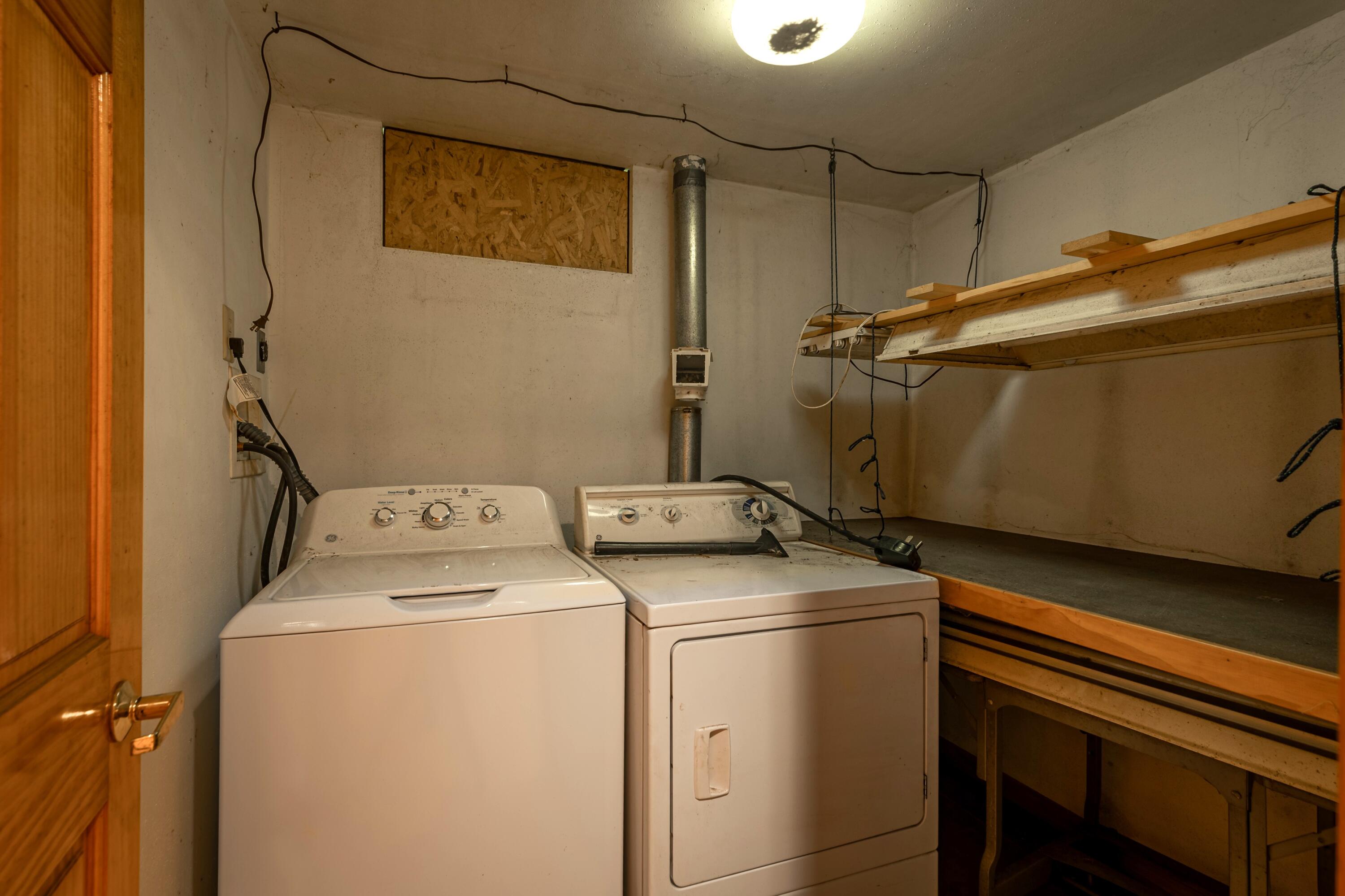 S7993 Taylor Road Wheatland, WI 54624 - Photo 18 of 28 Laundry
