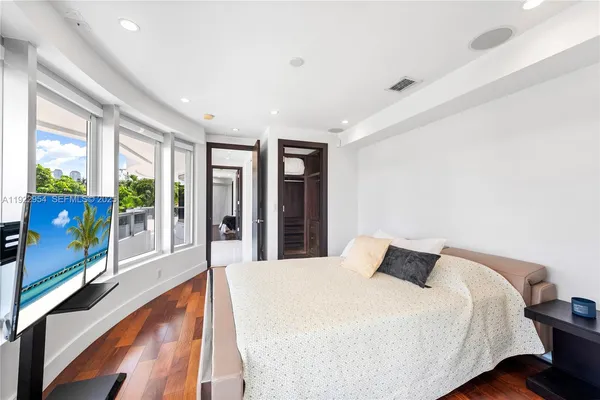 $5,680,000 | 3344 Northeast 167th Street, North Miami Beach, FL 33160